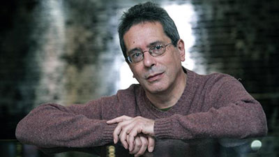 El escritor César Aira ganó el premio de narrativa Manuel Rojas