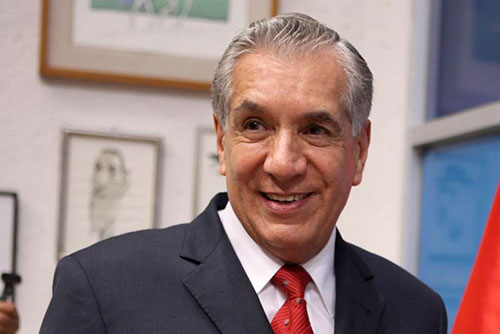 Muere el escritor René Avilés Fabila