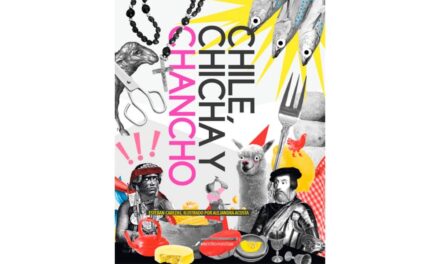 ESCRITO CON TIZA PUBLICA CHILE, CHICHA Y CHANCHO DE ESTEBAN CABEZAS Y ALEJANDRA ACOSTA
