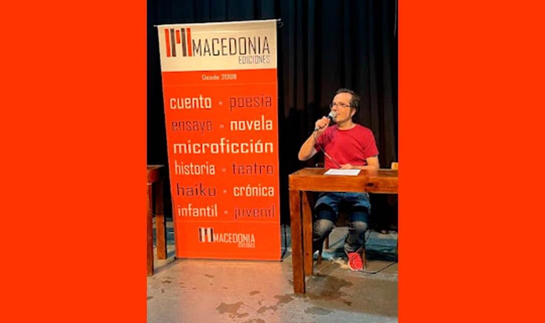 FABIÁN VIQUE: LA MICROFICCIÓN COMO CENTRO